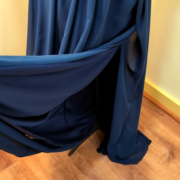 Women's Elegant Navy Blue Maxi Dress - Picture 5 of 11